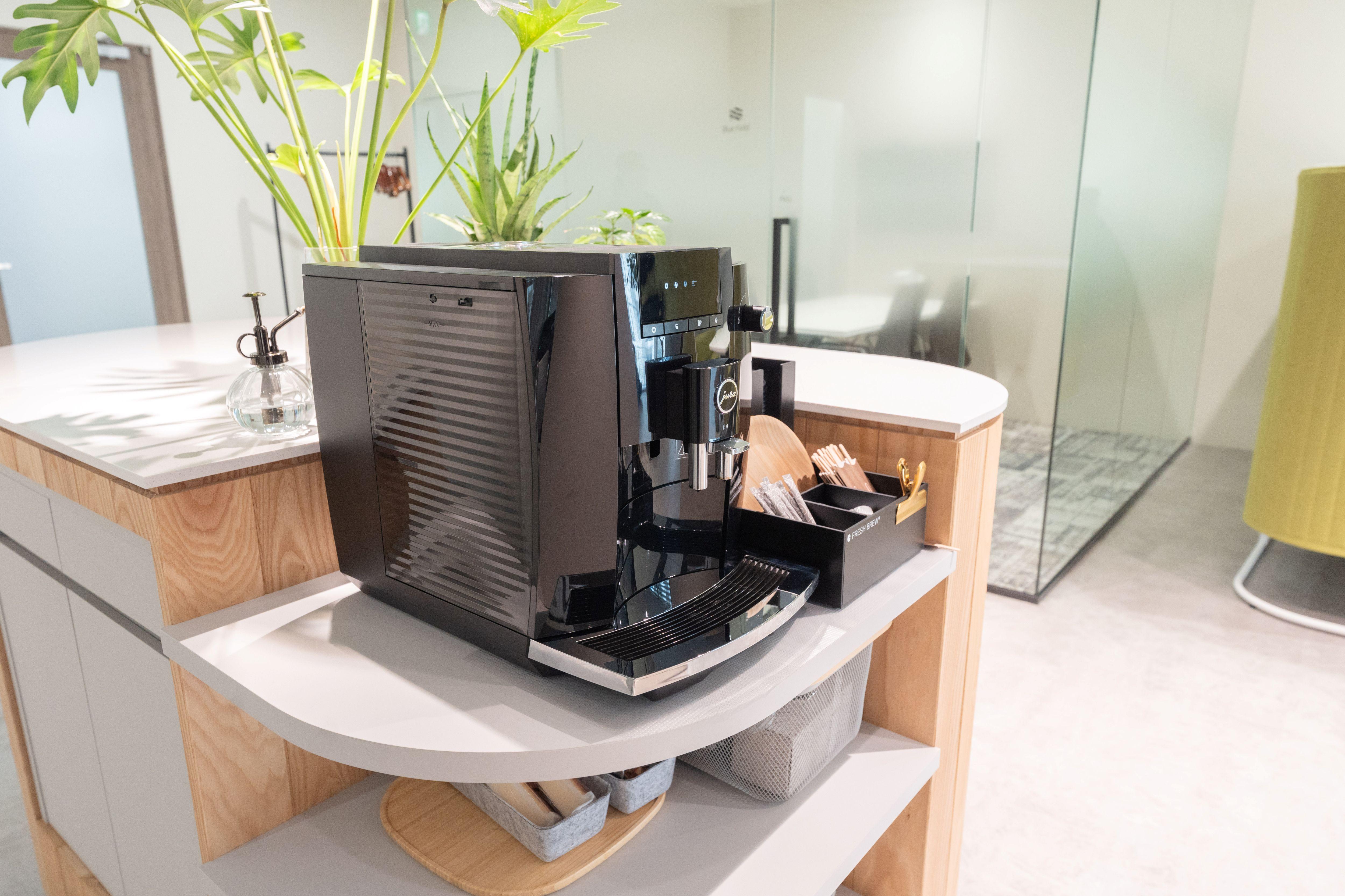 無料ドリンクの設備もあるため　　　　　　　　リフレッシュしながら仕事ができます。